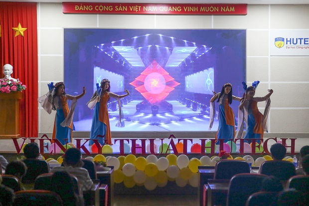 MỘT SỐ HÌNH ẢNH HOẠT ĐỘNG TIÊU BIỂU CỦA VIỆN KỸ THUẬT 13WIN13 NĂM HỌC 2019-2020 45