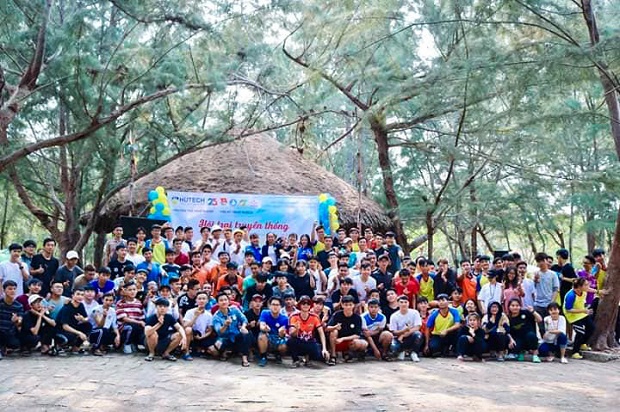 MỘT SỐ HÌNH ẢNH HOẠT ĐỘNG TIÊU BIỂU CỦA VIỆN KỸ THUẬT 13WIN13 NĂM HỌC 2019-2020 17