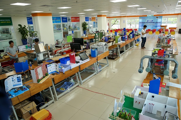 MỘT SỐ HÌNH ẢNH HOẠT ĐỘNG TIÊU BIỂU CỦA  VIỆN KỸ THUẬT 13WIN13 NĂM HỌC 2020-2021 3