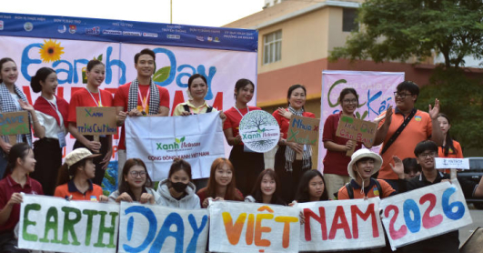 Students of the Faculty of Chinese Studies promote green living at Earth Day Vietnam 2026