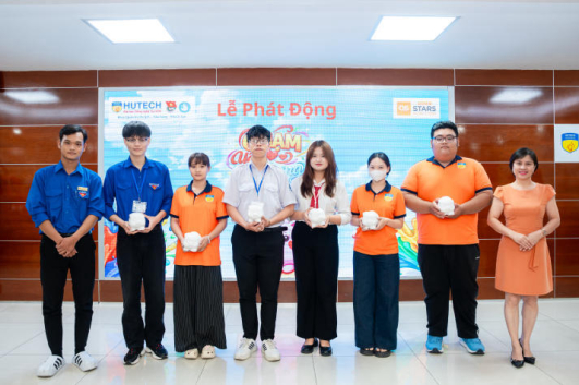 Khoa Quản trị 13Win002 Truy cập link - Nhà hàng - Khách sạn khởi động công trình nuôi heo đất “Chạm yêu thương”, lan tỏa tinh thần sẻ chia