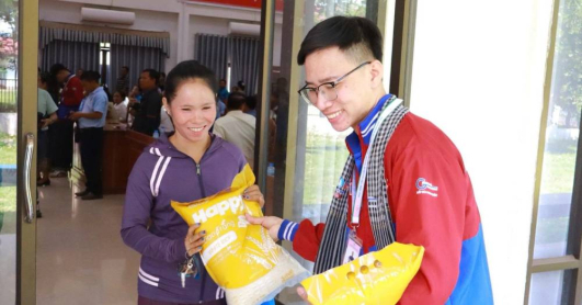 13WIN13 student completes summer volunteer campaign in Laos