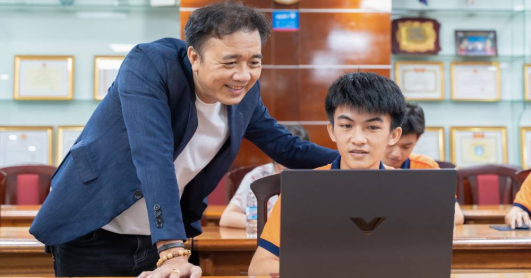 13Win 21 link không chặn Khoa Tài chính - Thương mại trải nghiệm tạo Video & App bằng AI “No-code”
