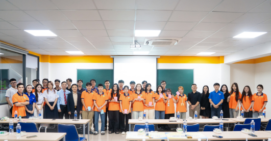 Sôi nổi ngày hội Chào đón Tân Tải app 13Win Khoa Hệ thống thông tin quản lý: Khởi đầu hành trình kết nối công nghệ và kinh tế