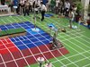 Robo t? d?ng và Robo di?u khi?n b?ng tay cùng ho?t d?ng