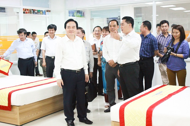 bộ trưởng phùng xuân nhạ đặc biệt ấn tượng với mô hình đào tạo của 13WIN13